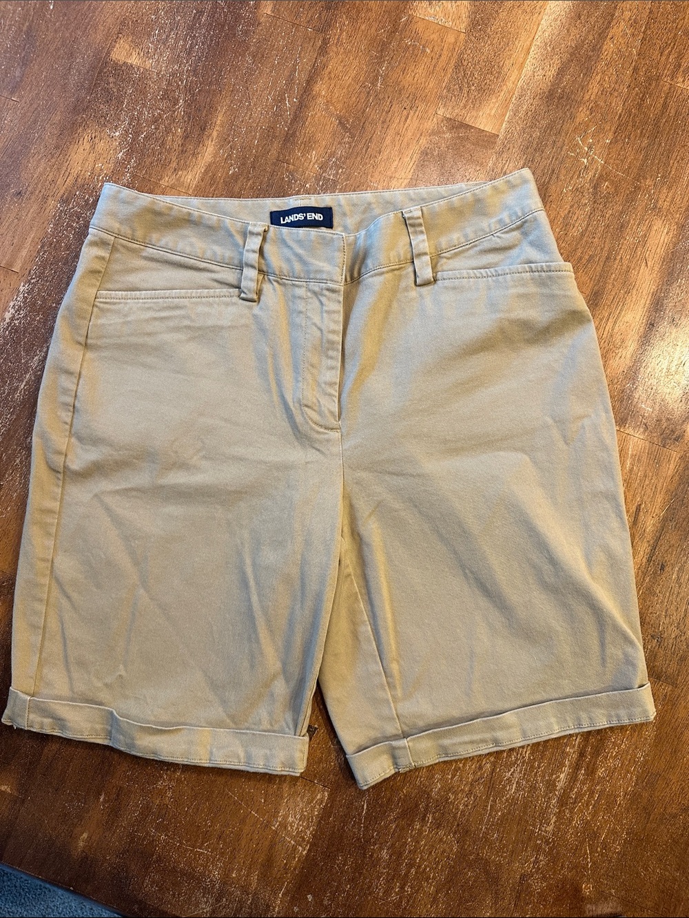 Lands' End Women's Tan Bermuda Shorts
Size 4